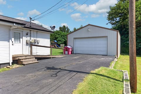 418 Woodland Street, Burkesville, KY 42717 — photo 5
