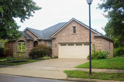 925 Village Green Avenue, Lexington, KY 40509 — photo 2