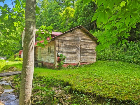 6728 Straight Hollow Road, McVeigh, KY 41555 — photo 4