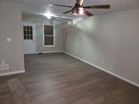 708 Broadway Street, Irvine, KY 40336 — photo 2