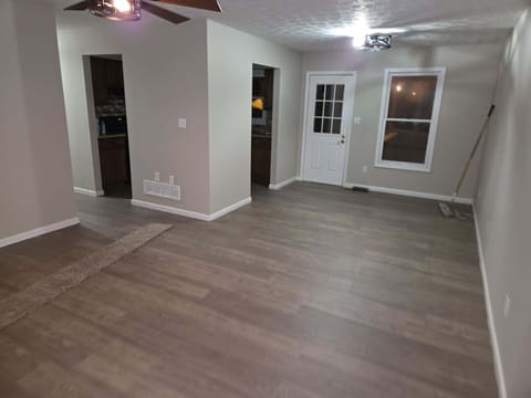 708 Broadway Street, Irvine, KY 40336 — photo 3