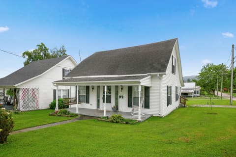 313 Poplar Street, Ravenna, KY 40472 — photo 2
