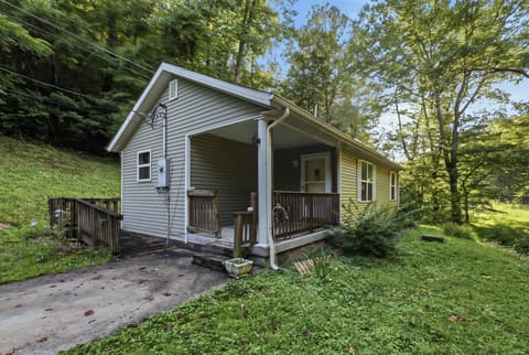 450 Nada Tunnel Road, Stanton, KY 40380 — photo 2