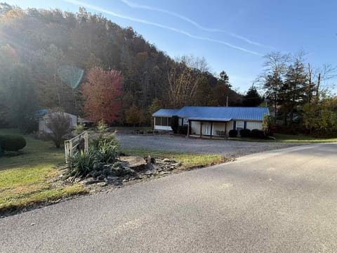 612 Little Indian Drive, Jamestown, KY 42629 — photo 2