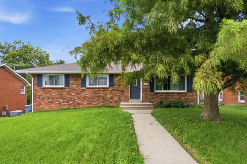 563 Bishop Drive, Lexington, KY 40505 — photo 2