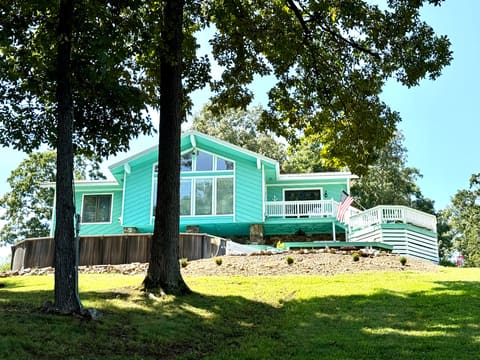 136 Sherwood Drive, Gilbertsville, KY 42044 — photo 2