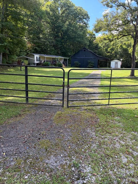 3562 Old Beaver Road, Frenchburg, KY 40322 — photo 2