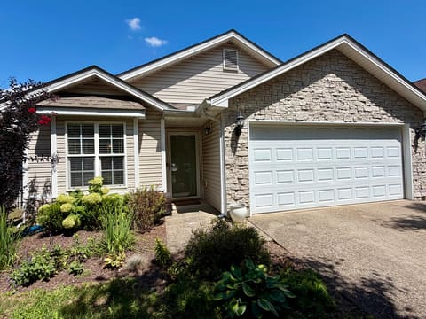 2773 Michelle Park, Lexington, KY 40511 — photo 2