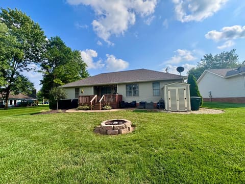 1400 N Shallow Lake Circle, Hopkinsville, KY 42240 — photo 2