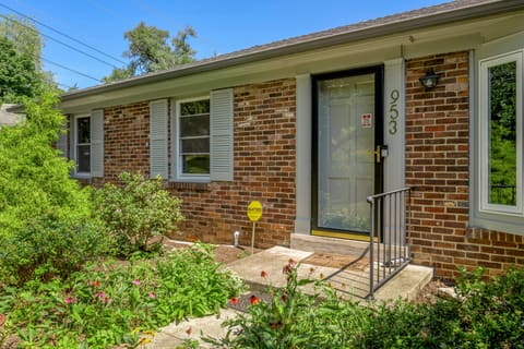 953 Holly Springs Drive, Lexington, KY 40504 — photo 2