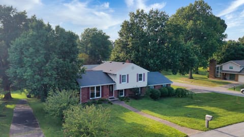 8010 Northern Spy Drive, Louisville, KY 40228 — photo 4