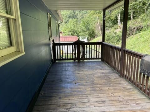 93 Schoolhouse Hollow Road, David, KY 41616 — photo 4