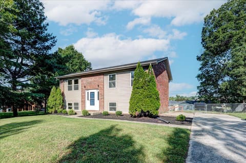 3328 Downing Place, Lexington, KY 40517 — photo 3