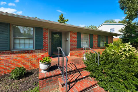 1032 Whitehall Place, Lexington, KY 40517 — photo 2