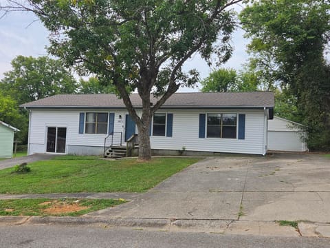 1405 Barberry Place, Hopkinsville, KY 42240 — photo 2