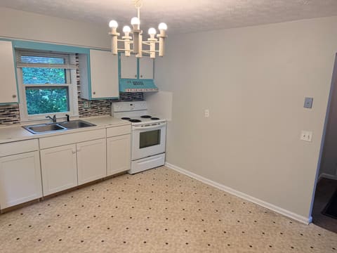122 N Magnolia Street, Harrodsburg, KY 40330 — photo 2