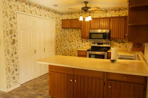 203 Hutchins Drive, Georgetown, KY 40324 — photo 5