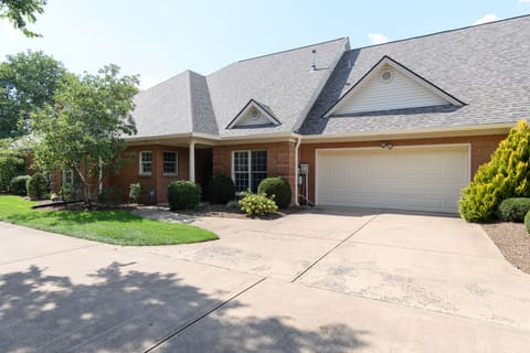 119 Sugartree Lane, Versailles, KY 40383 — photo 2