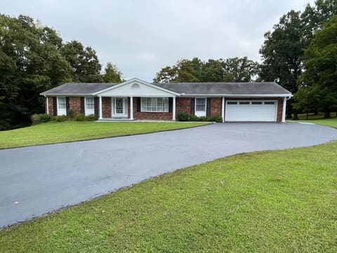 1022 Greenbriar Road, Lawrenceburg, KY 40342 — photo 2