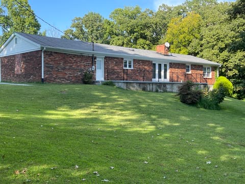 1022 Greenbriar Road, Lawrenceburg, KY 40342 — photo 4