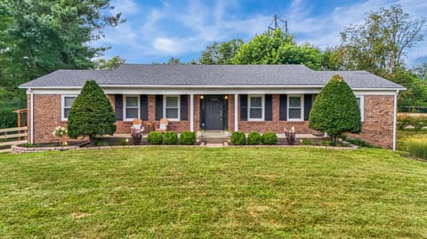 4042 Whitemark Court, Lexington, KY 40516 — photo 2