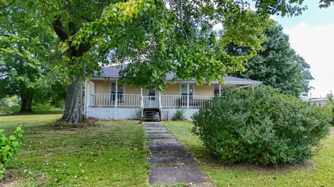 88 Back Street, East Bernstadt, KY 40729 — photo 2