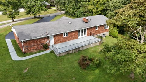 1022 Greenbriar Road, Lawrenceburg, KY 40342 — photo 5