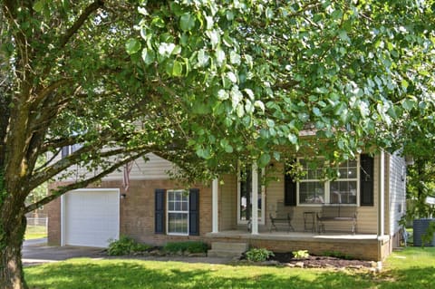 303 Cedar Way, Frankfort, KY 40601 — photo 3