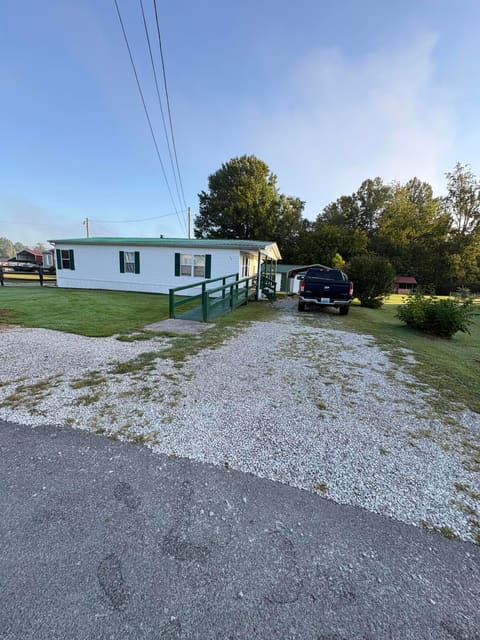 168 W Church Street, Stanton, KY 40380 — photo 2