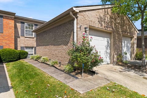 319 Johns Turn Trail, Lexington, KY 40514 — photo 2