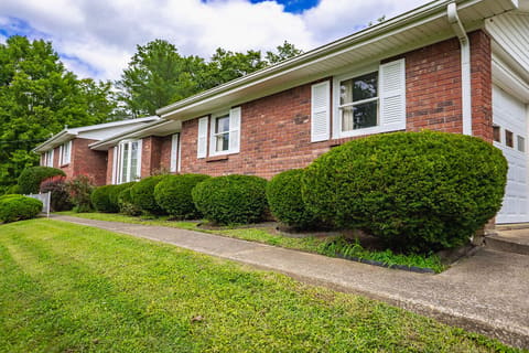 222 N Court Street, Irvine, KY 40336 — photo 4