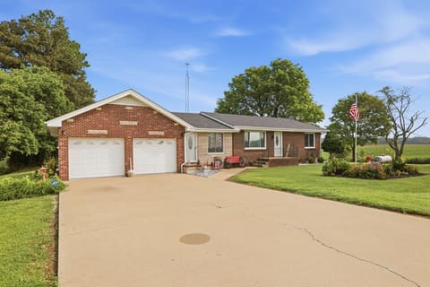 1352 Grant Road, Murray, KY 42071 — photo 2