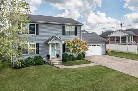 900 N Meadowhill Rd Road, Paris, KY 40361 — photo 2