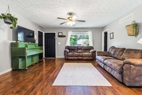 41 Rose Of Sharon Drive, Whitley City, KY 42653 — photo 3
