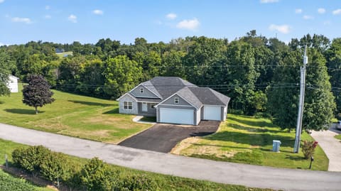 231 Lakeland Drive, Harrodsburg, KY 40330 — photo 2
