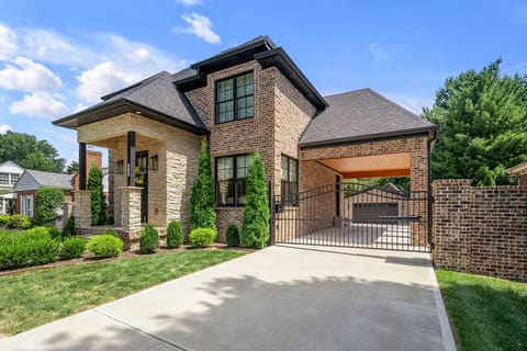 418 Chinoe Road, Lexington, KY 40502 — photo 5