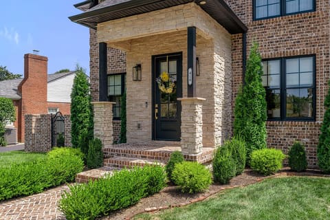 418 Chinoe Road, Lexington, KY 40502 — photo 3