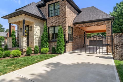 418 Chinoe Road, Lexington, KY 40502 — photo 4