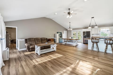 415 Country Drive, Hustonville, KY 40437 — photo 4