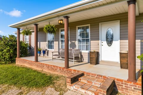 415 Country Drive, Hustonville, KY 40437 — photo 3