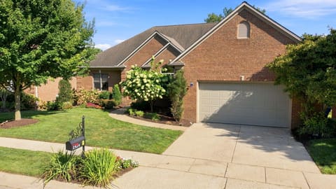 2524 Sungale Court, Lexington, KY 40513 — photo 2