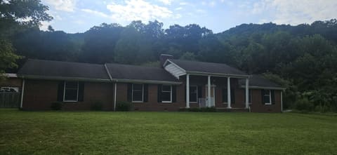 21267 State Highway 190, Frakes, KY 40940 — photo 2