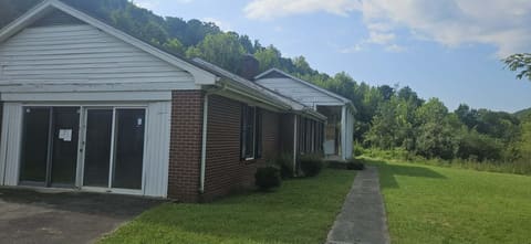 21267 State Highway 190, Frakes, KY 40940 — photo 3