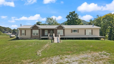620 Black Pike, Hustonville, KY 40437 — photo 3