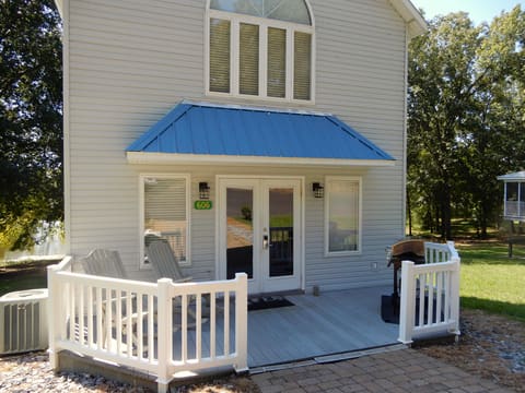 606 Tortuga Drive 606, Grand Rivers, KY 42045 — photo 2