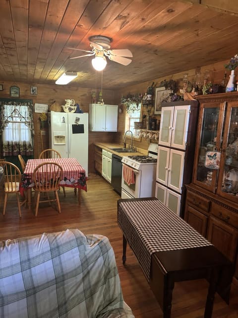 532 532 Twin Oaks Rd Road, Wellington, KY 40387 — photo 3