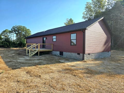 145 Bulls Branch Rd Road, East Bernstadt, KY 40729 — photo 2