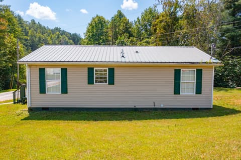 48 Crescent Road, Manchester, KY 40962 — photo 2