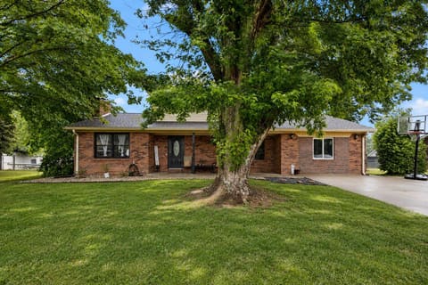 3706 Hickory Hill Drive, Somerset, KY 42503 — photo 2