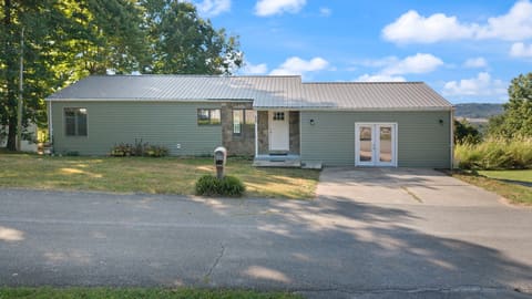 3925 Hickory Hill Drive, Somerset, KY 42503 — photo 2